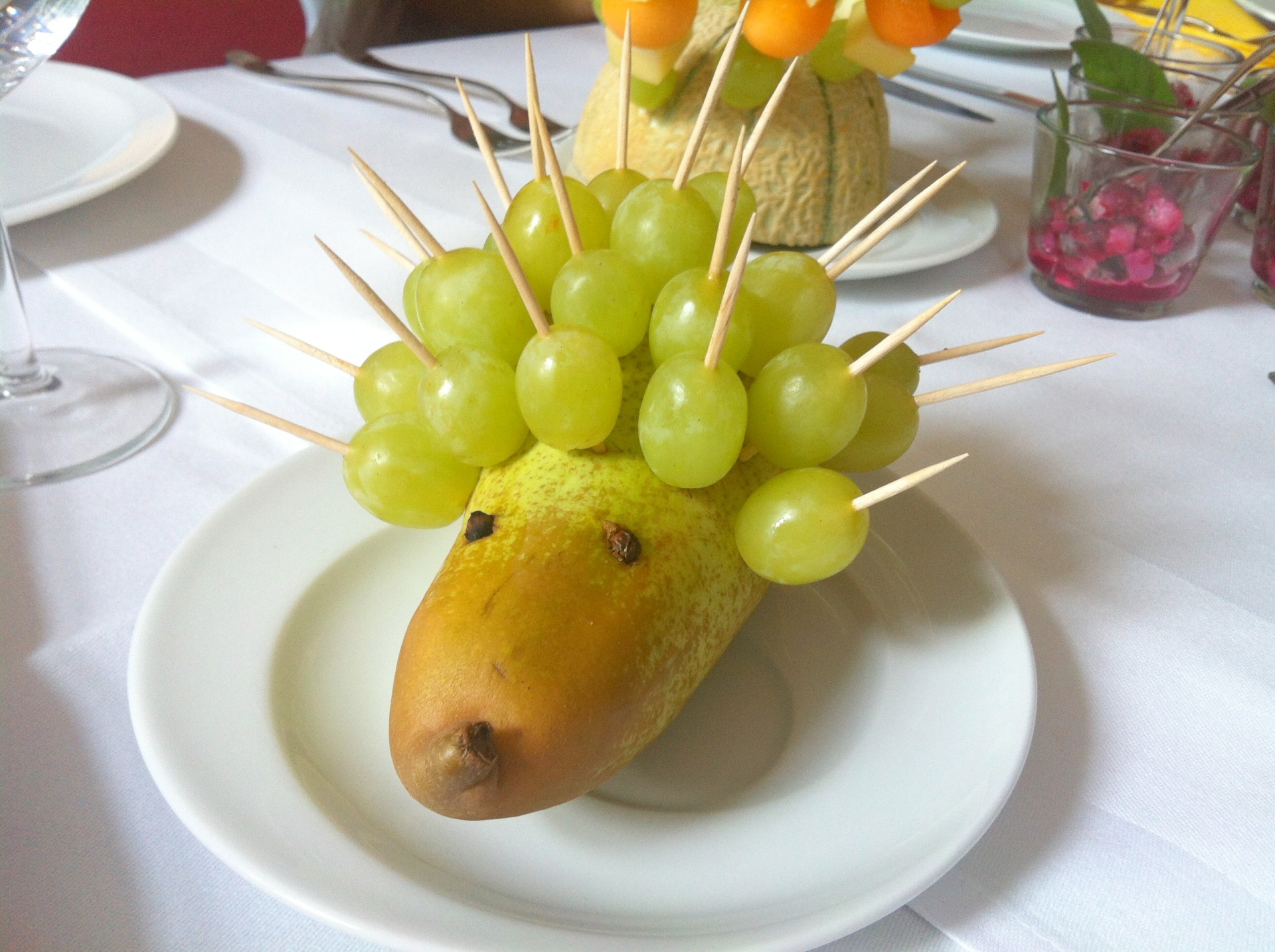 Trauben-auf-Birne-Igel