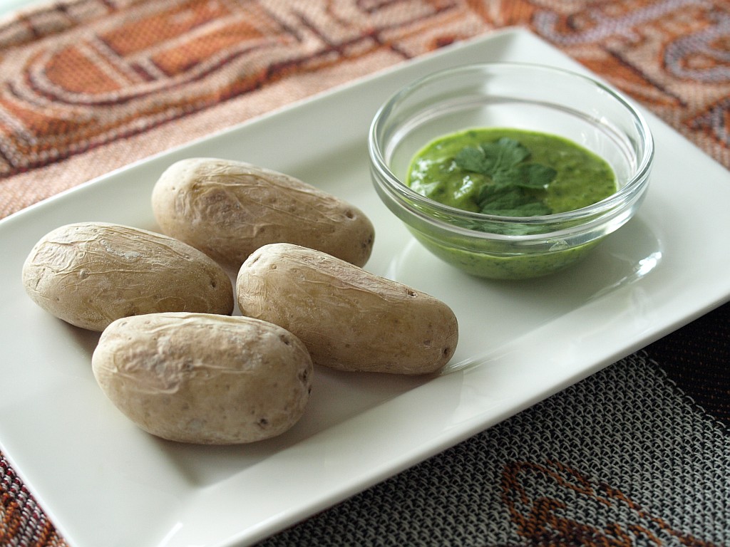 Runzelkartoffeln mit grner Sauce
