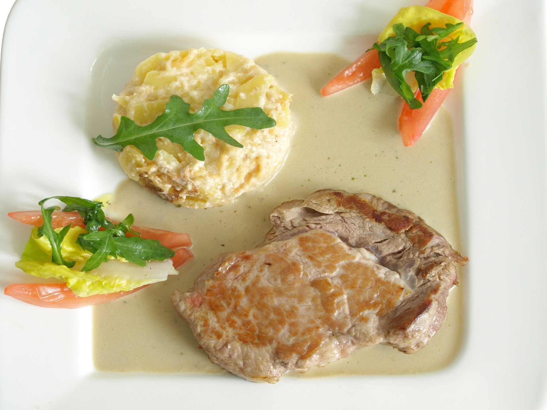 Kalbsrckensteak mit Roquefortsauce