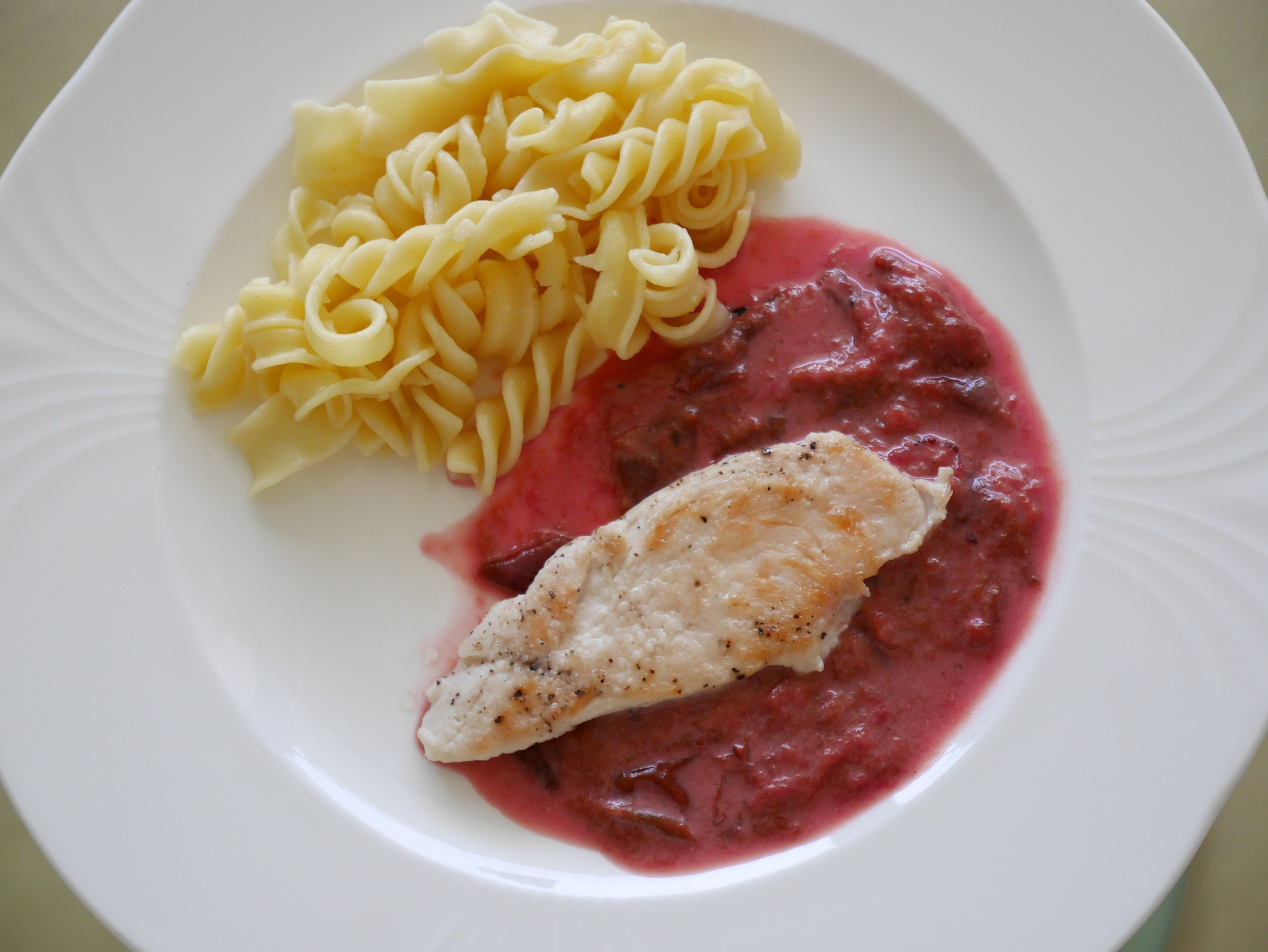 Hhnchenschnitzel mit Zwetschgensauce