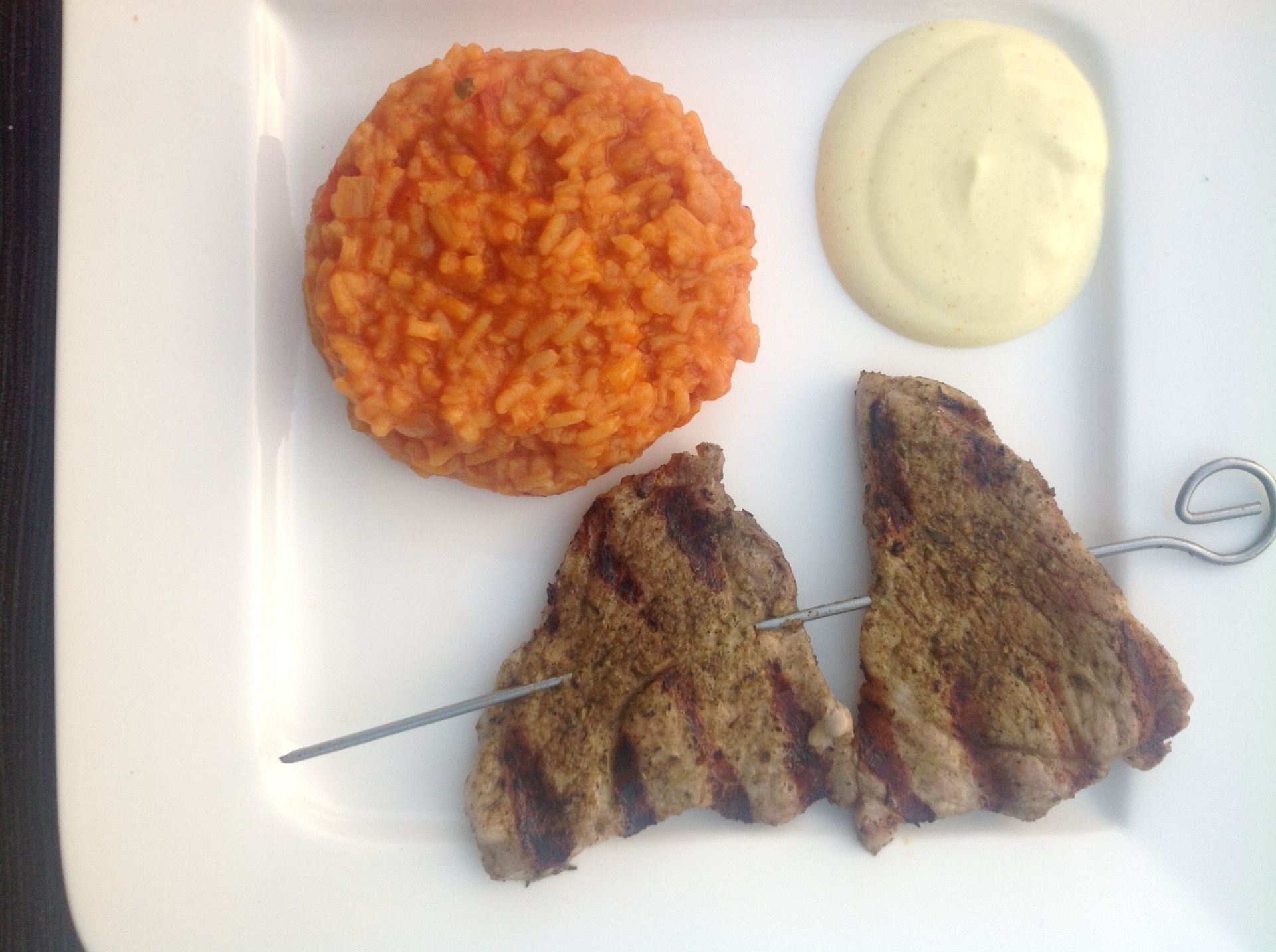 Rasnici vom Elektrogrill mit Currymayonnaise