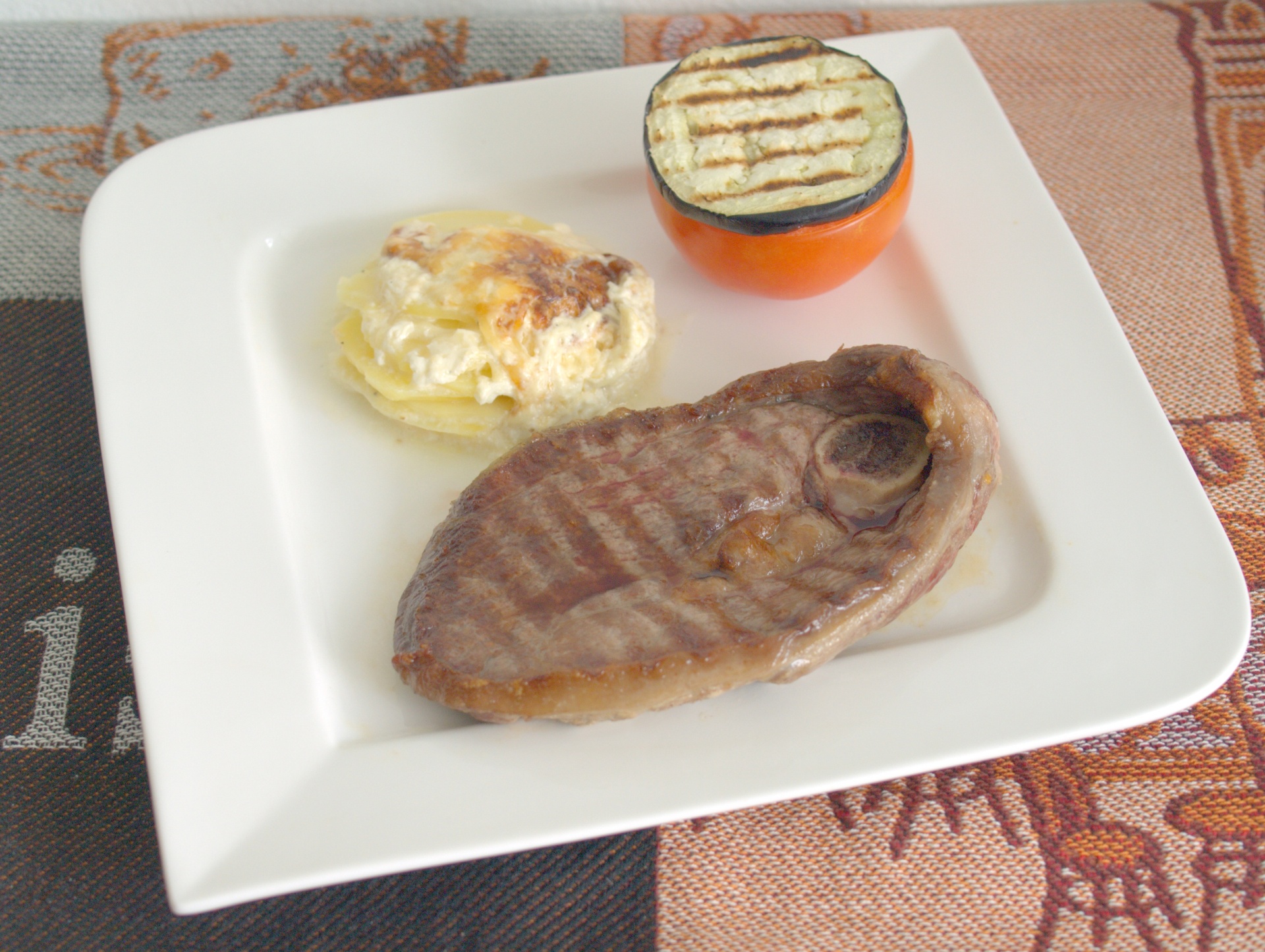 Gegrillte Lammkeulenscheiben