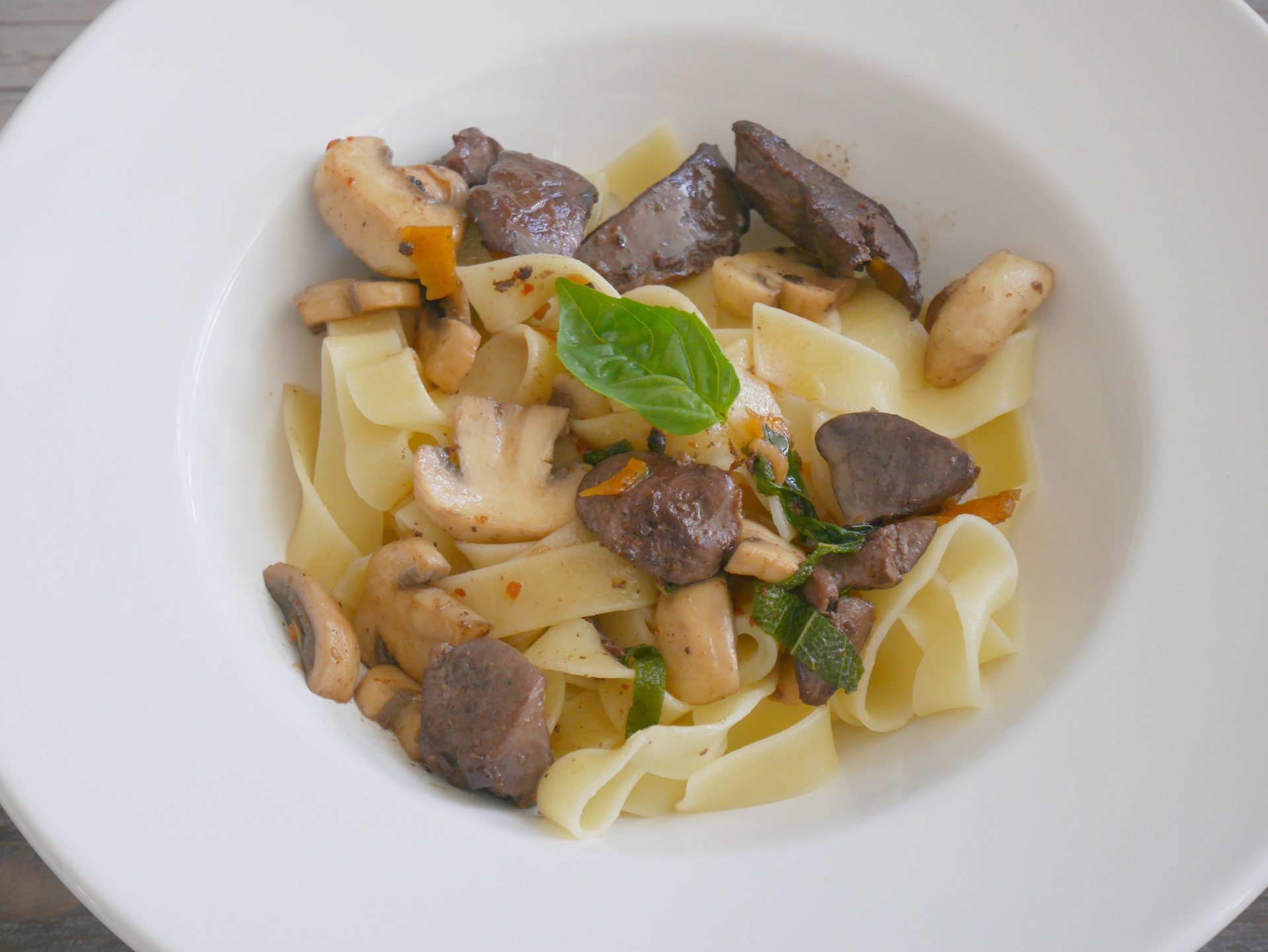Fettucine mit Hhnchenleber und Pilzen