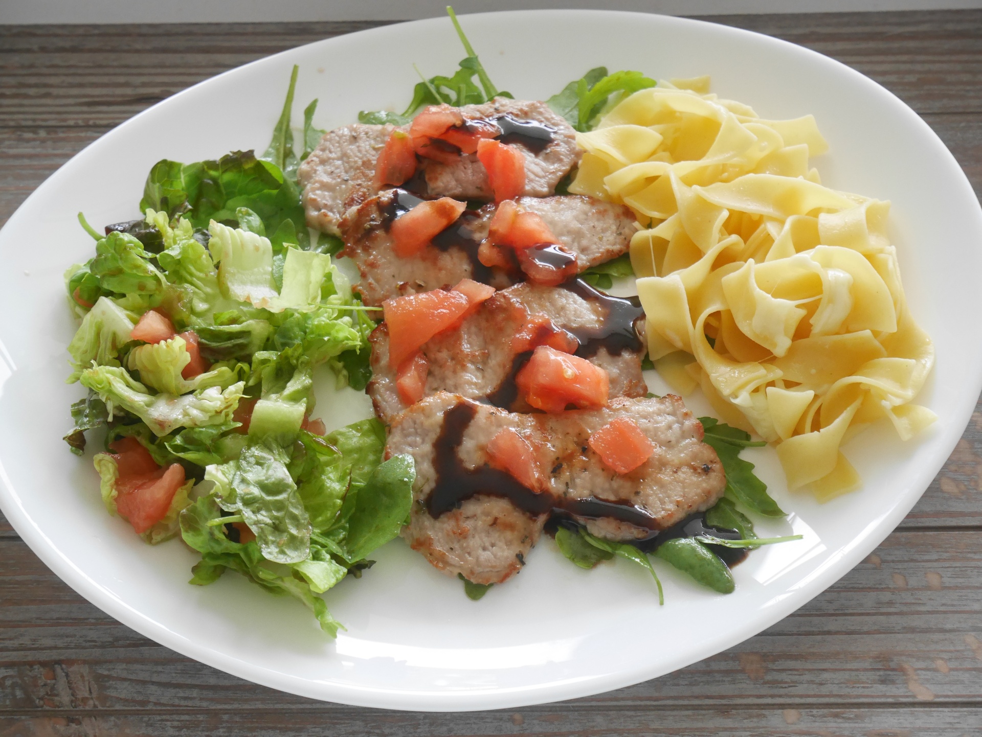 Minutensteak vom Kalb auf Rucola