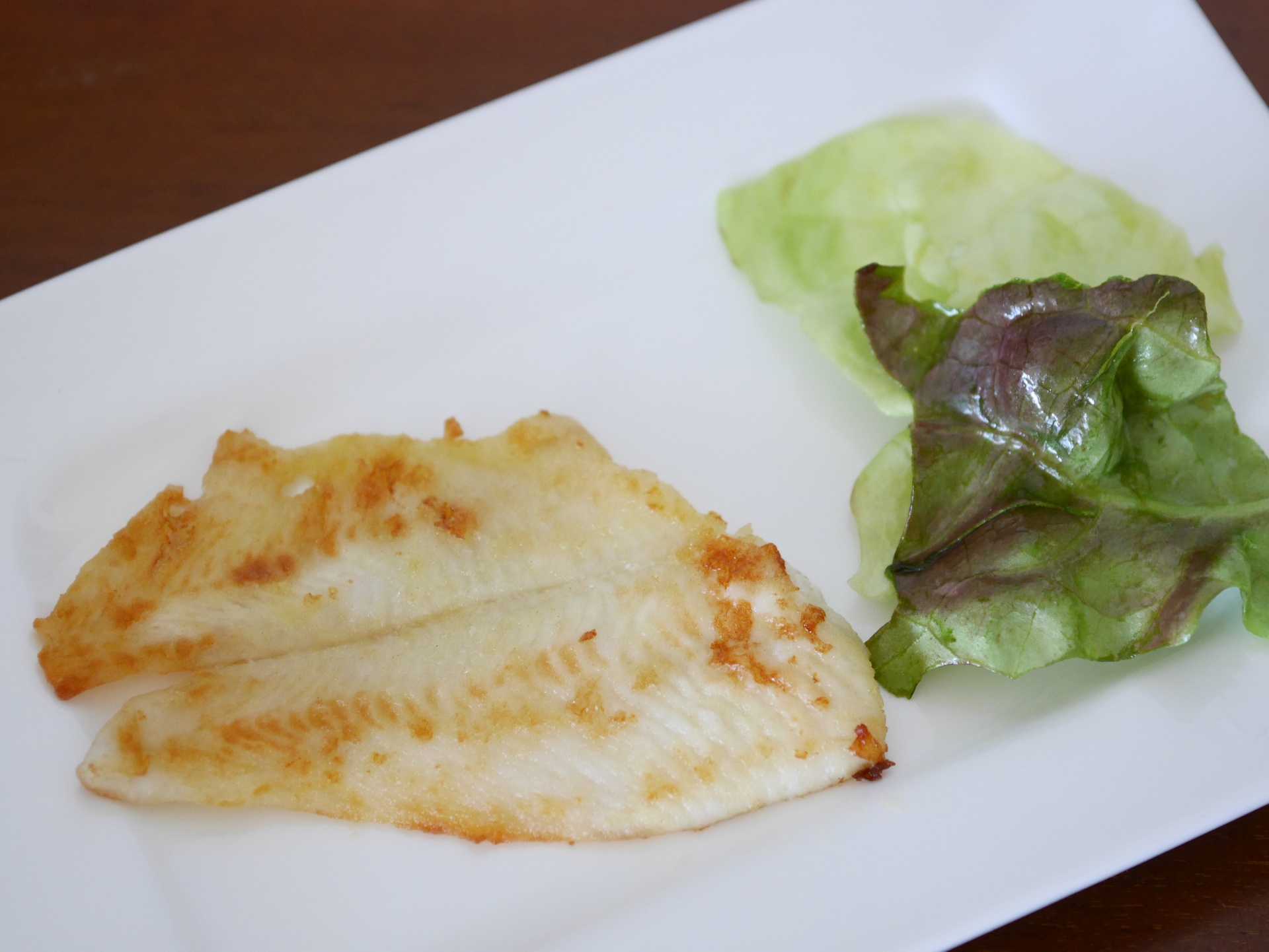 Schollenfilets, in Olivenl gebraten