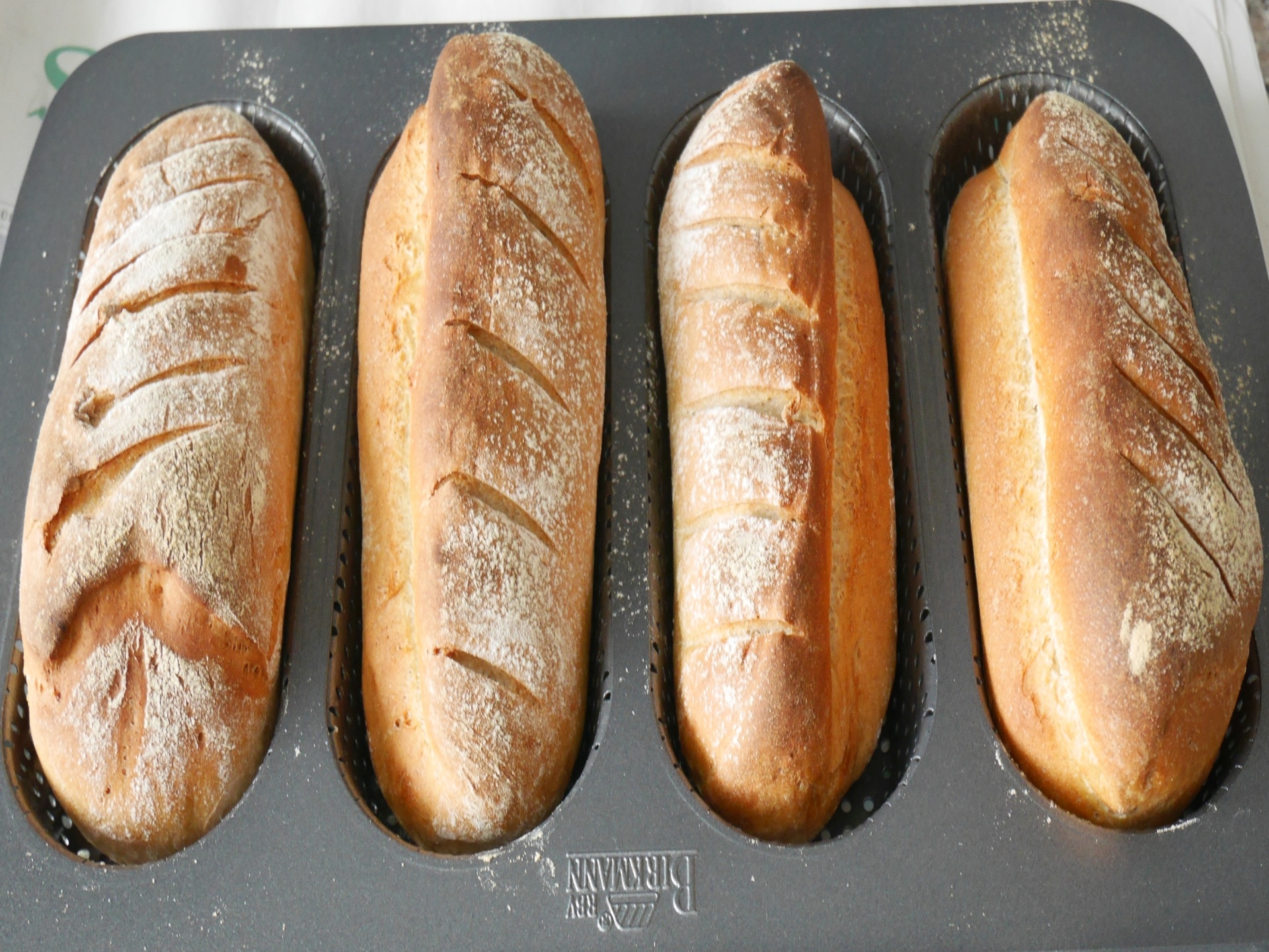 Mini-Baguettes auf dem Backblech