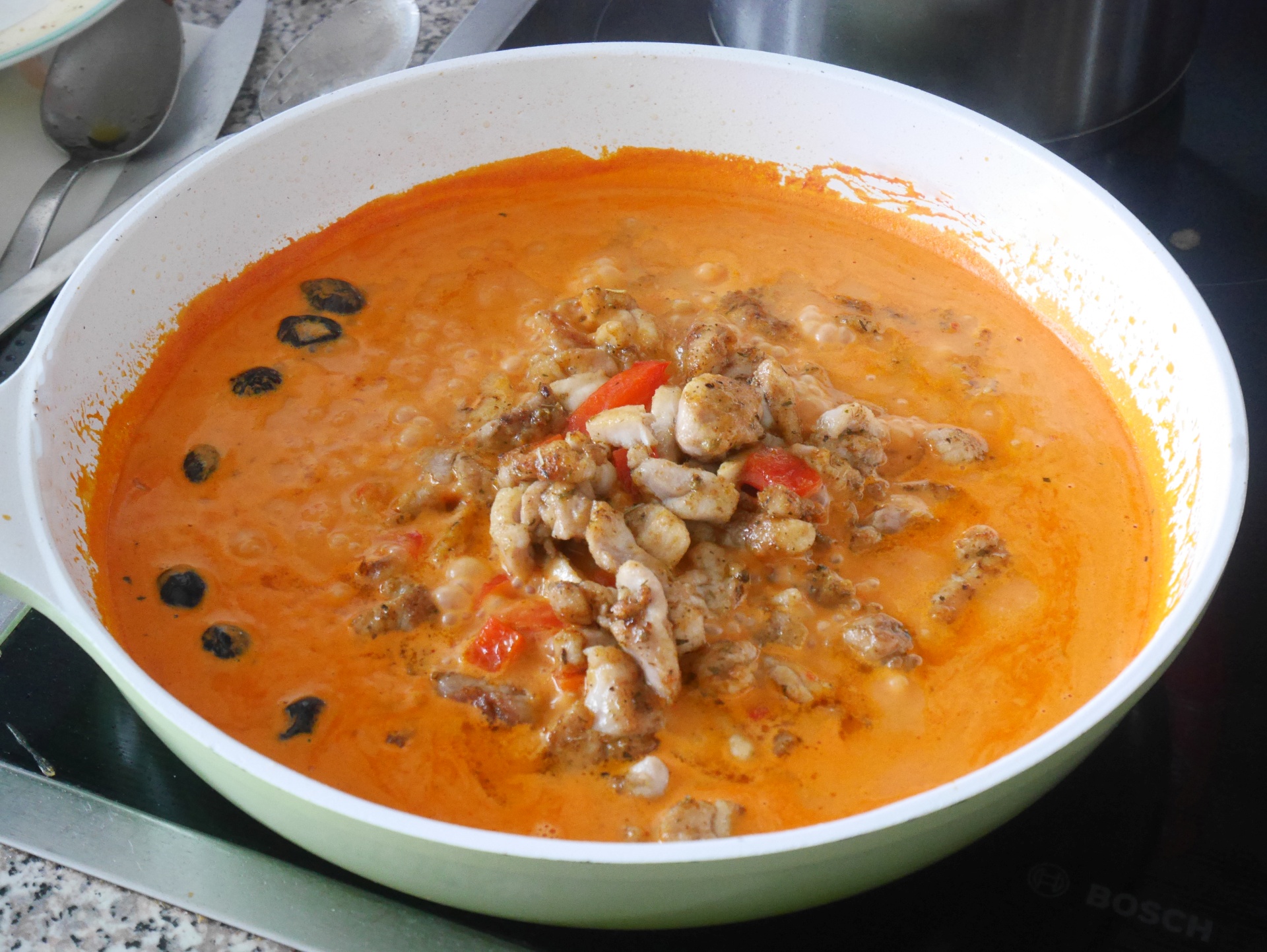 Ausgelste Hhnchenoberschenkel in
              Paprikasauce