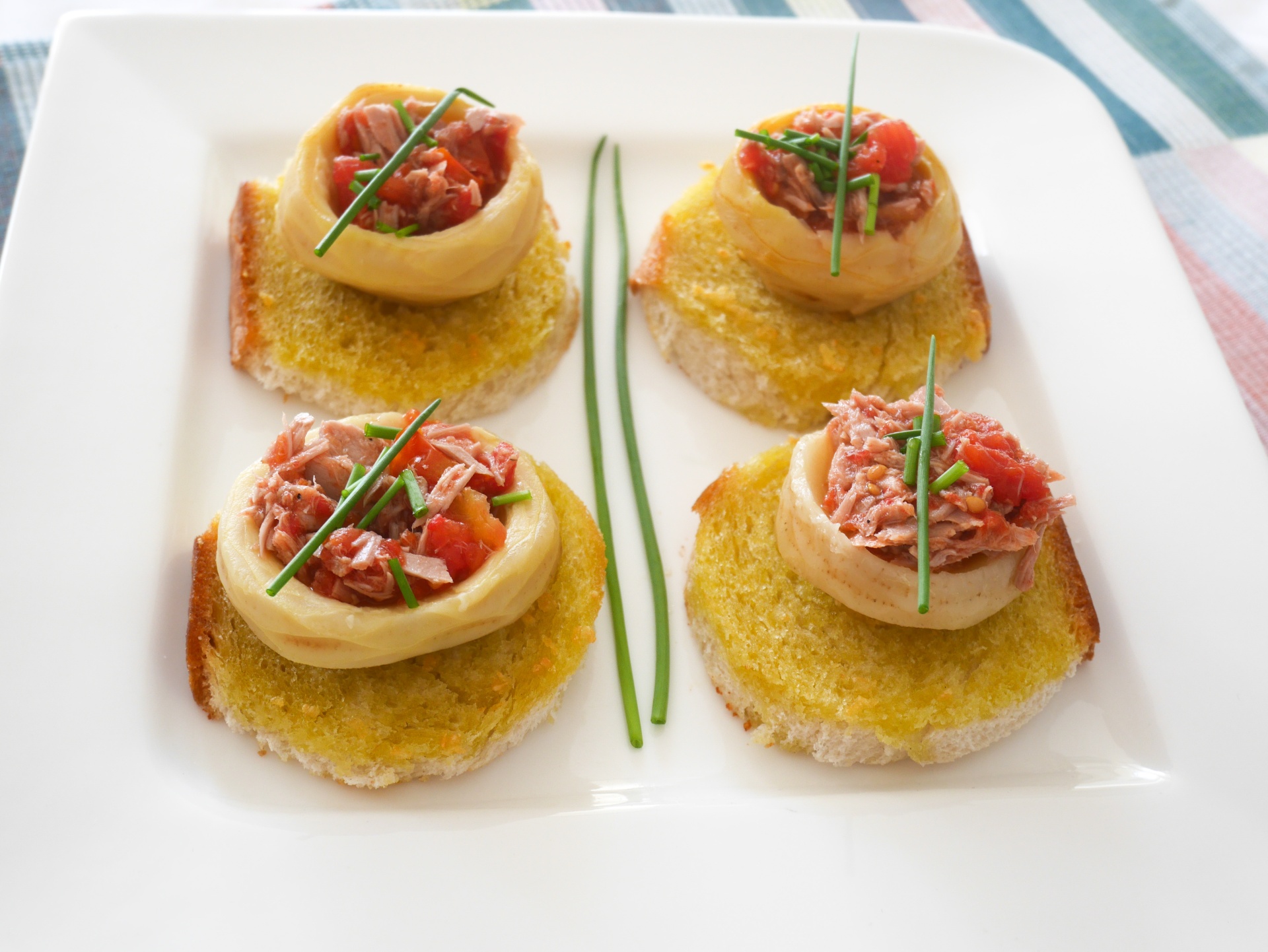 Artischockenbden, mit Thunfisch gefllt