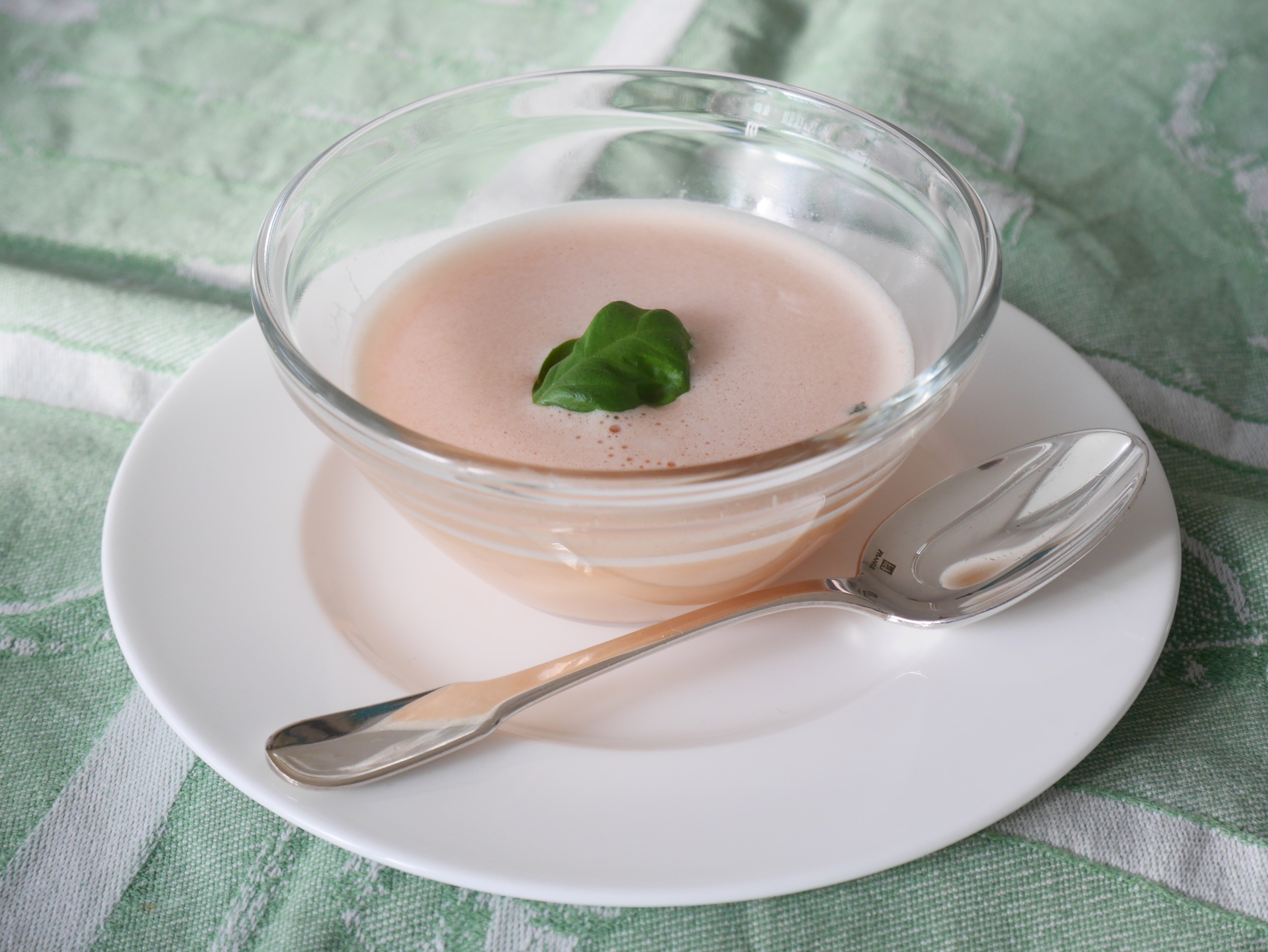 Spargelessenz mit Tomatenhauch