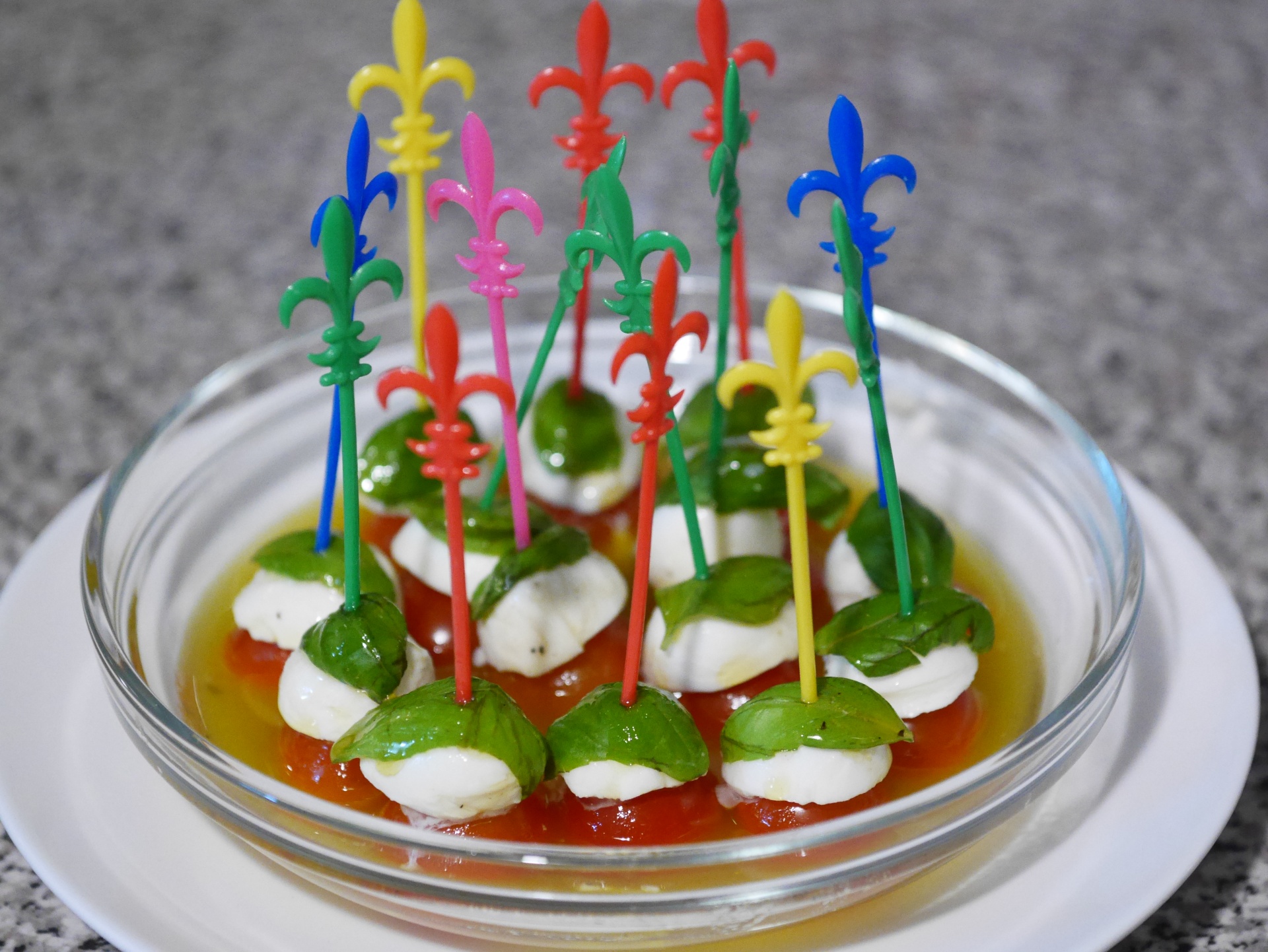 Kirschtomaten mit Mozzarella