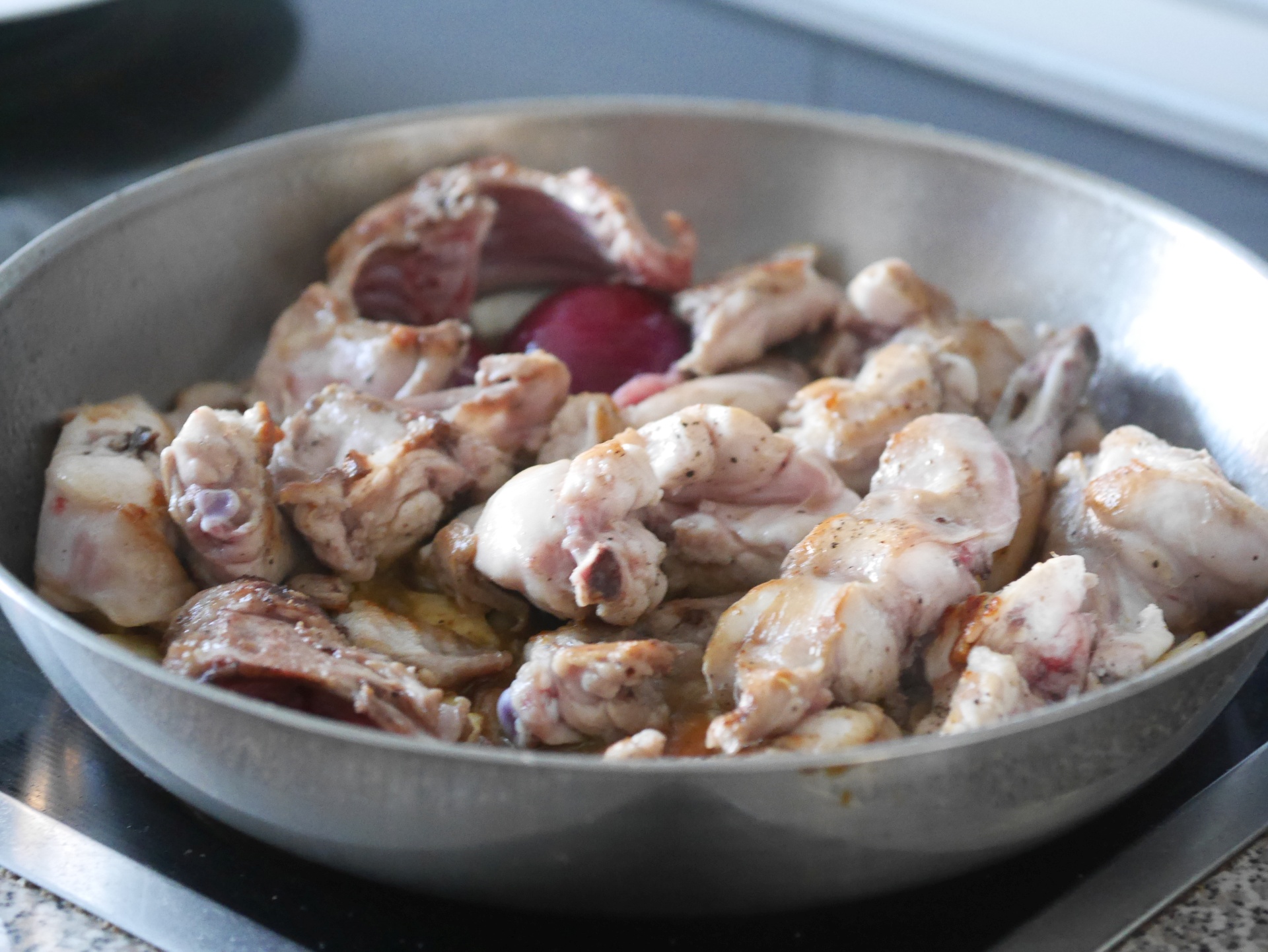 Kaninchen mit Knoblauch