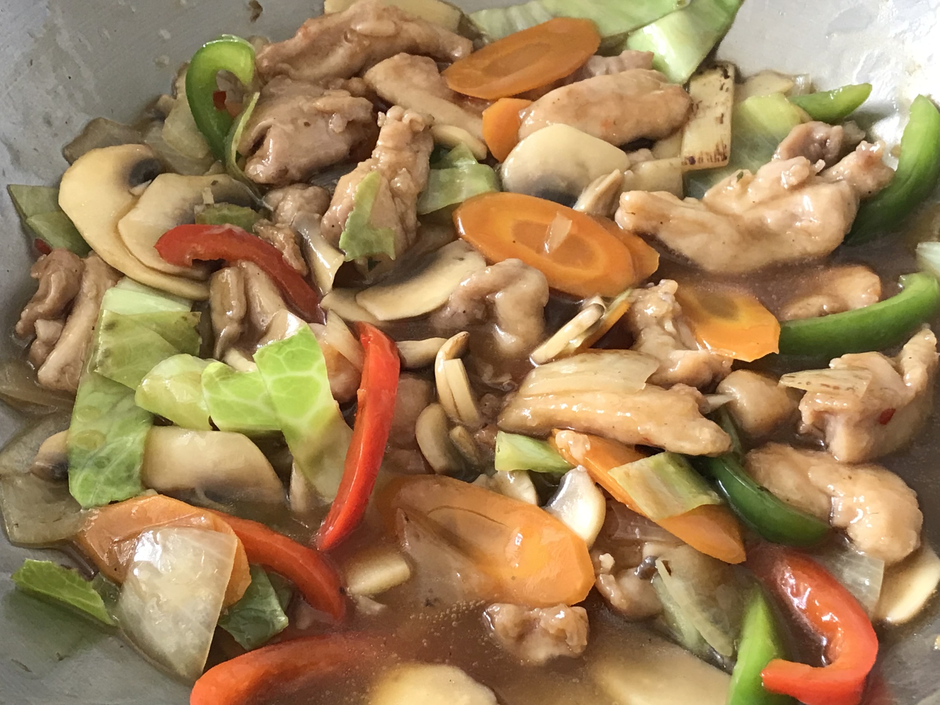 Huhn nach Szechuan-Art im Wok