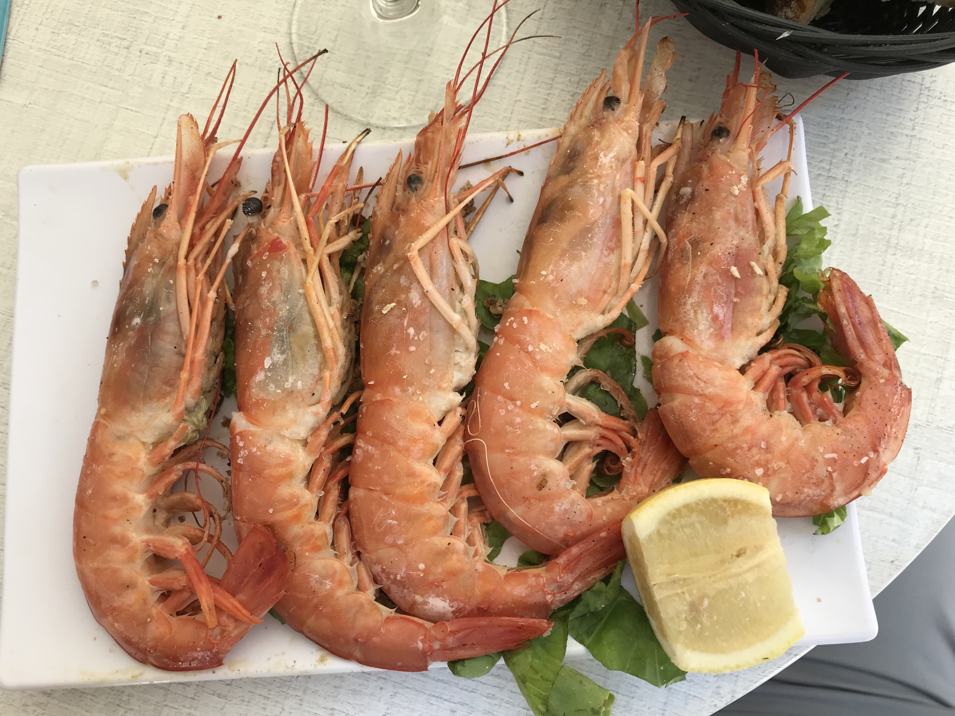 Riesengarnelen auf der Grillplatte