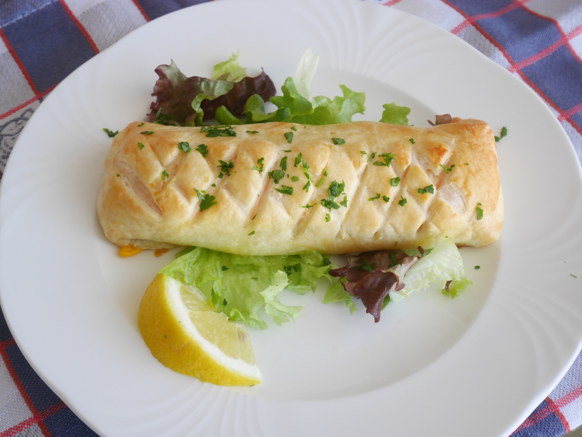 Lachs im Bltterteig mit Mozzarella