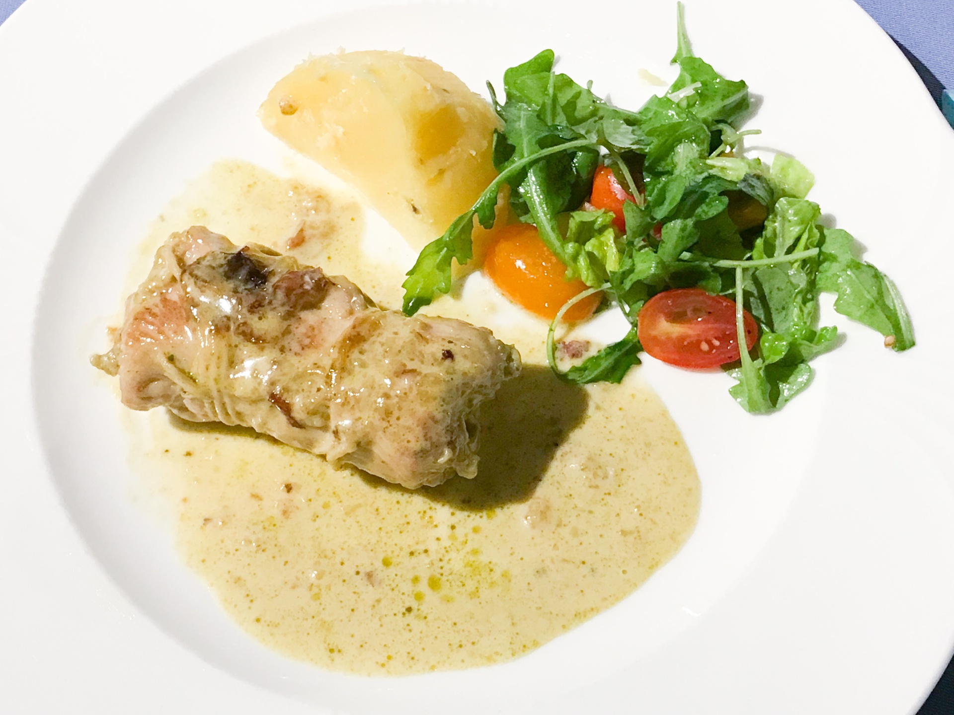 Puten-Involtini mit Mozzarella, Pesto und
              getrockneten Tomaten