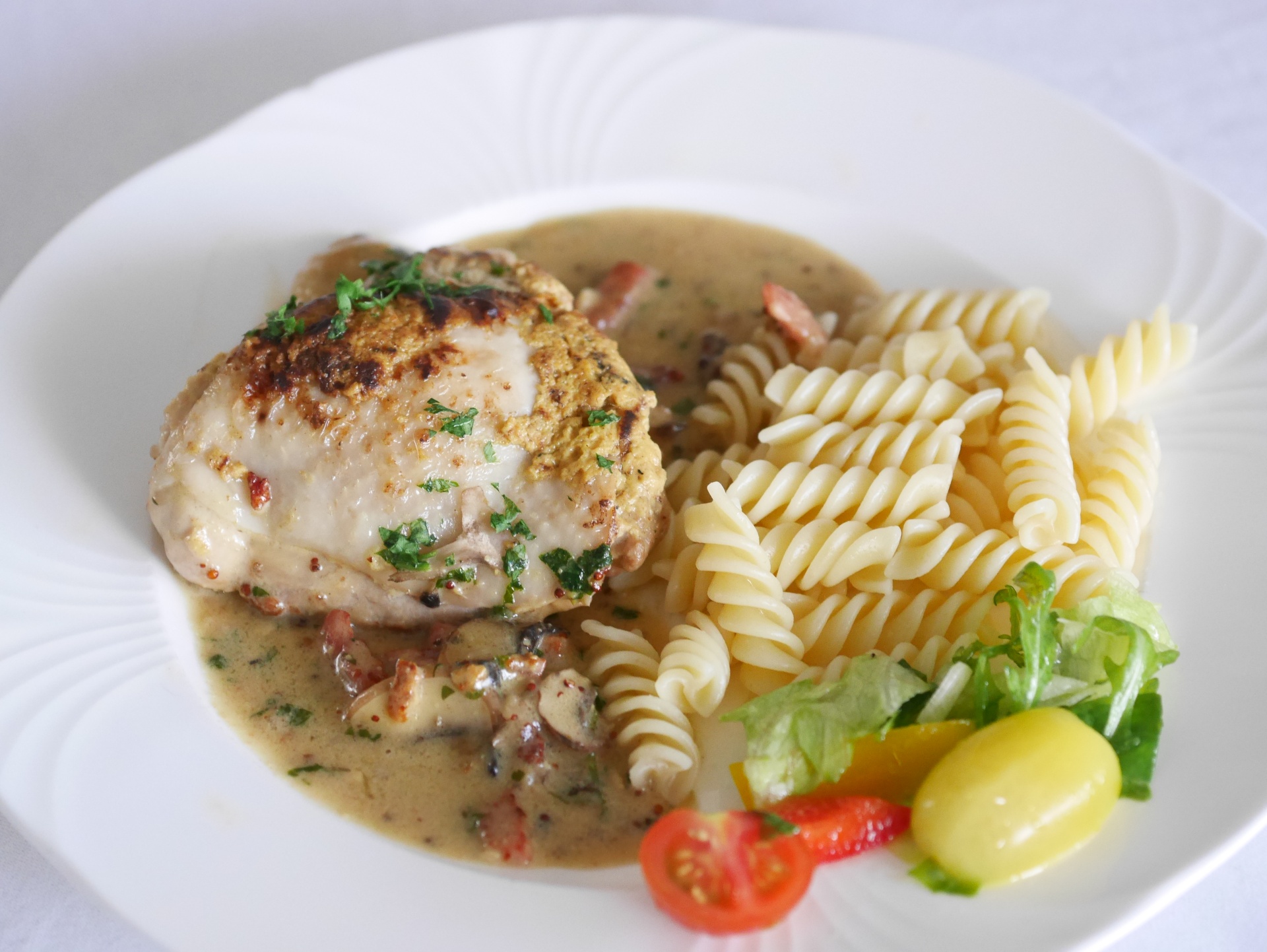 Hhnchenoberkeulen mit Senfsauce