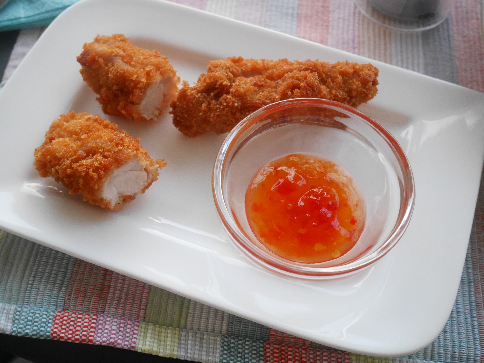 Panierte Chicken Fingers mit Thai Chili
              Chicken Sauce