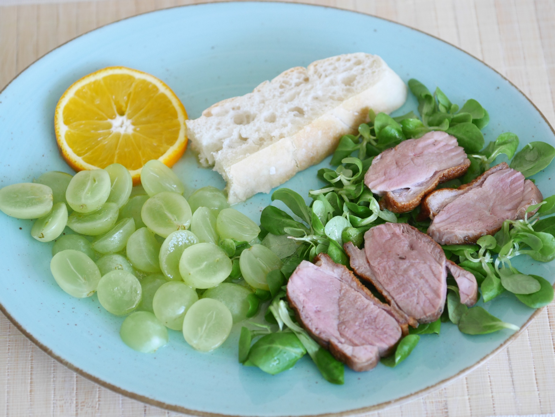 Entenbrust mit Traubensalat