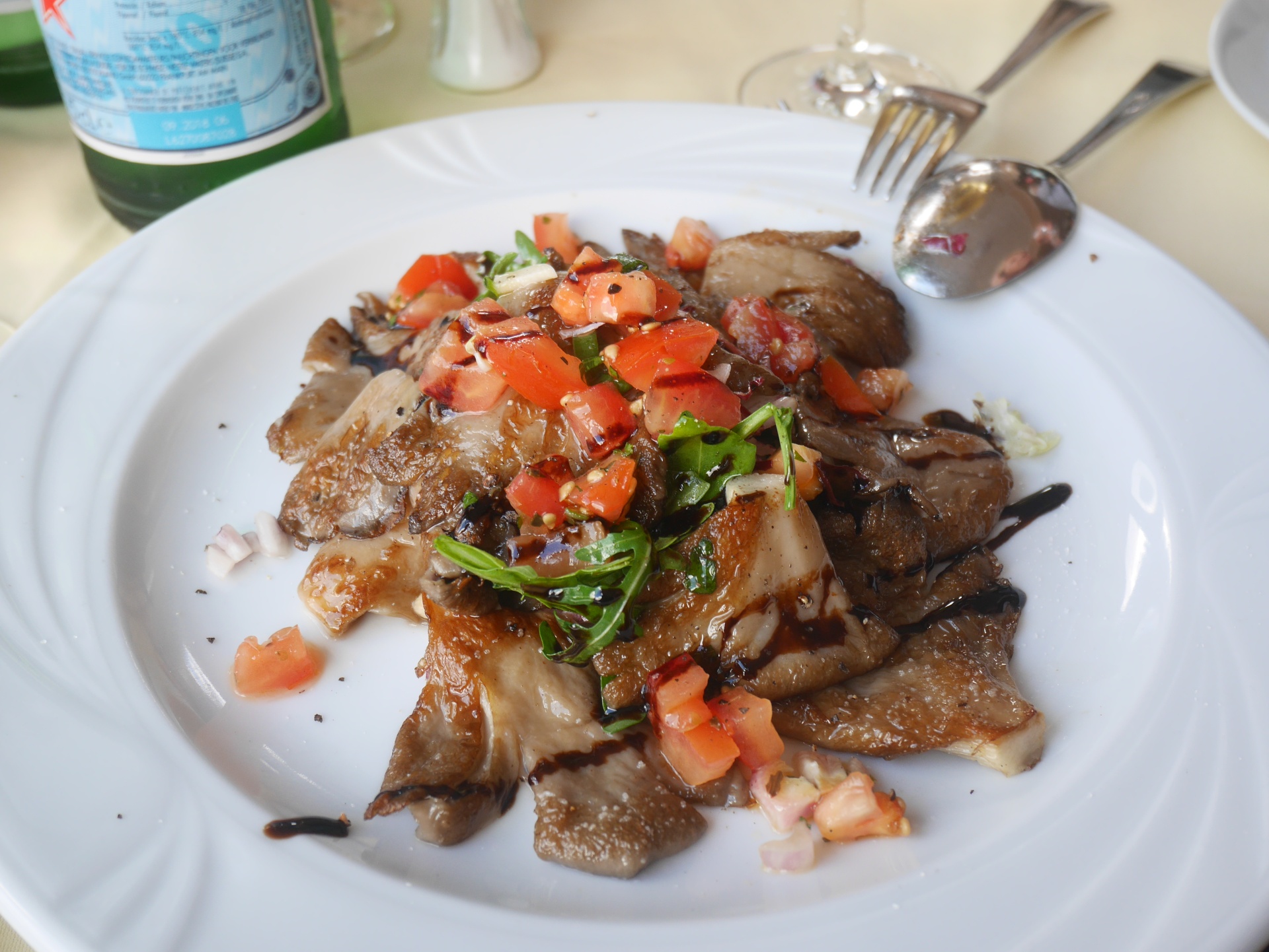 Austernpilze in der Grillpfanne mit
              Tomatenvinaigrette