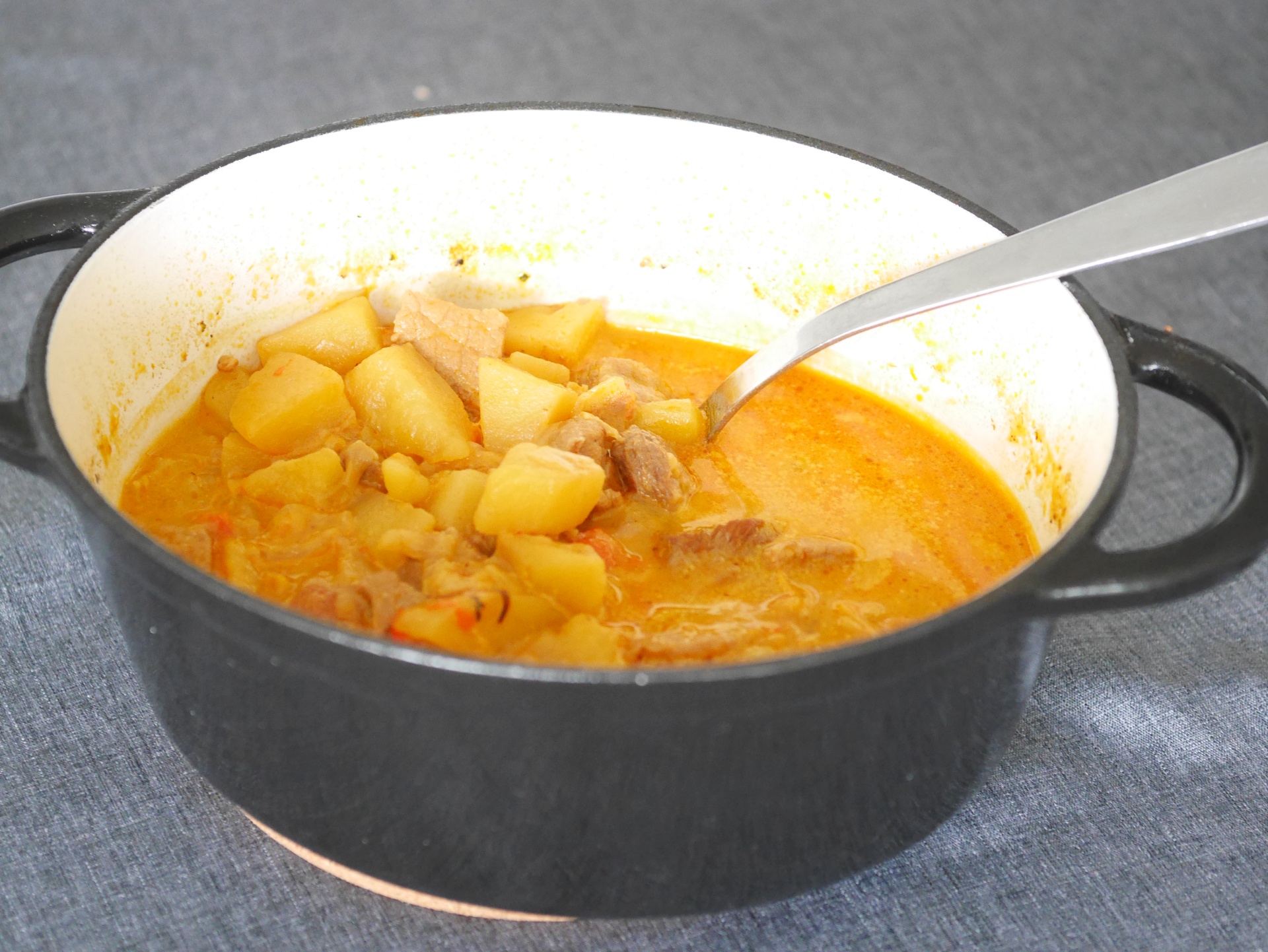 Schweinegulasch-Eintopf